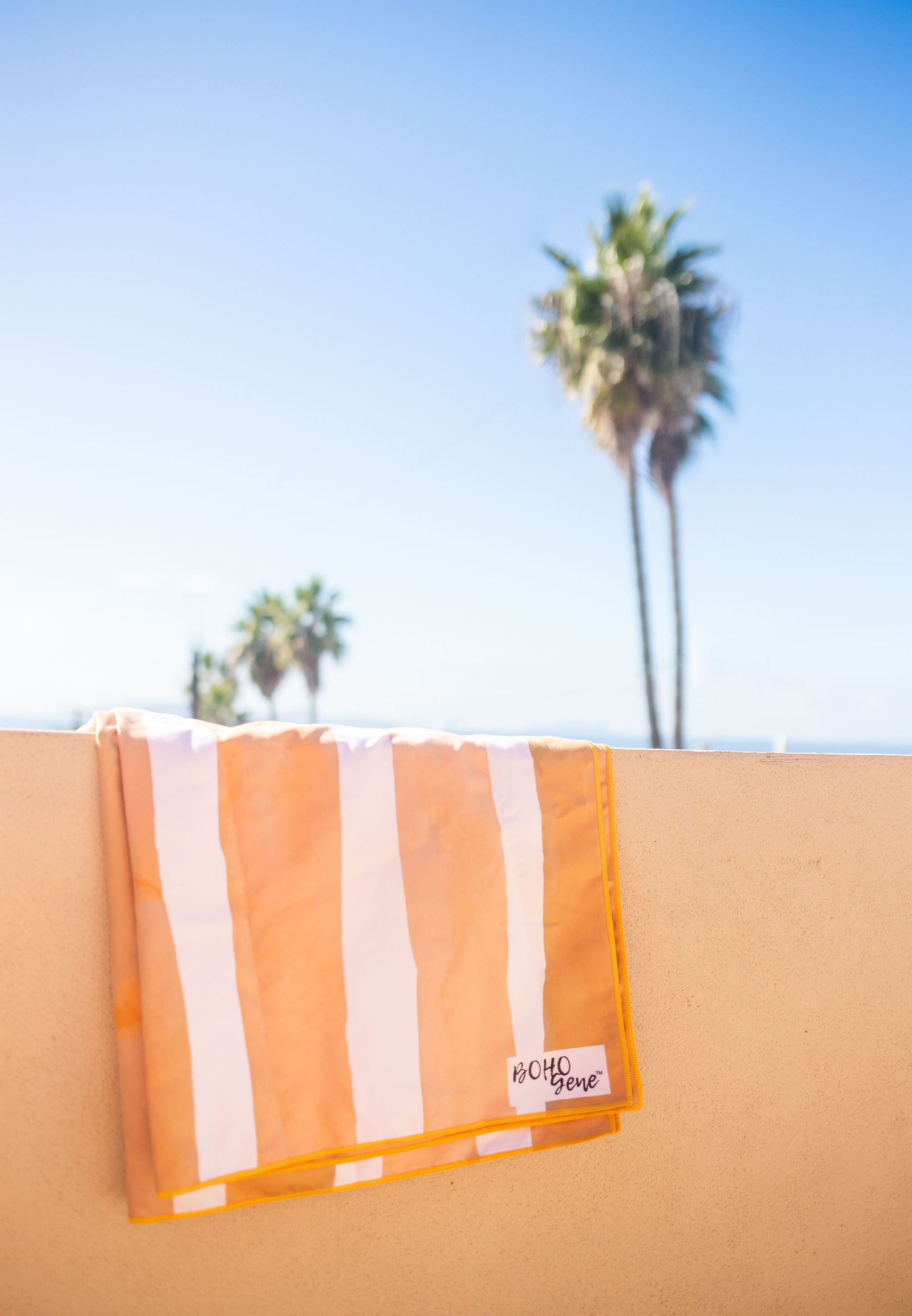 GOLDEN SAND Striped Beach Towel